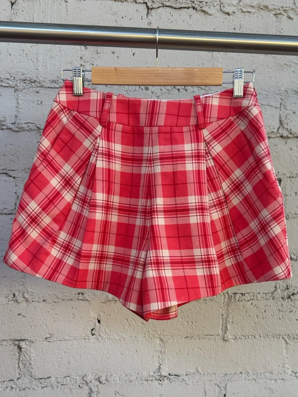 Smythe Pleated Walking Shorts Watermelon Plaid Size 4